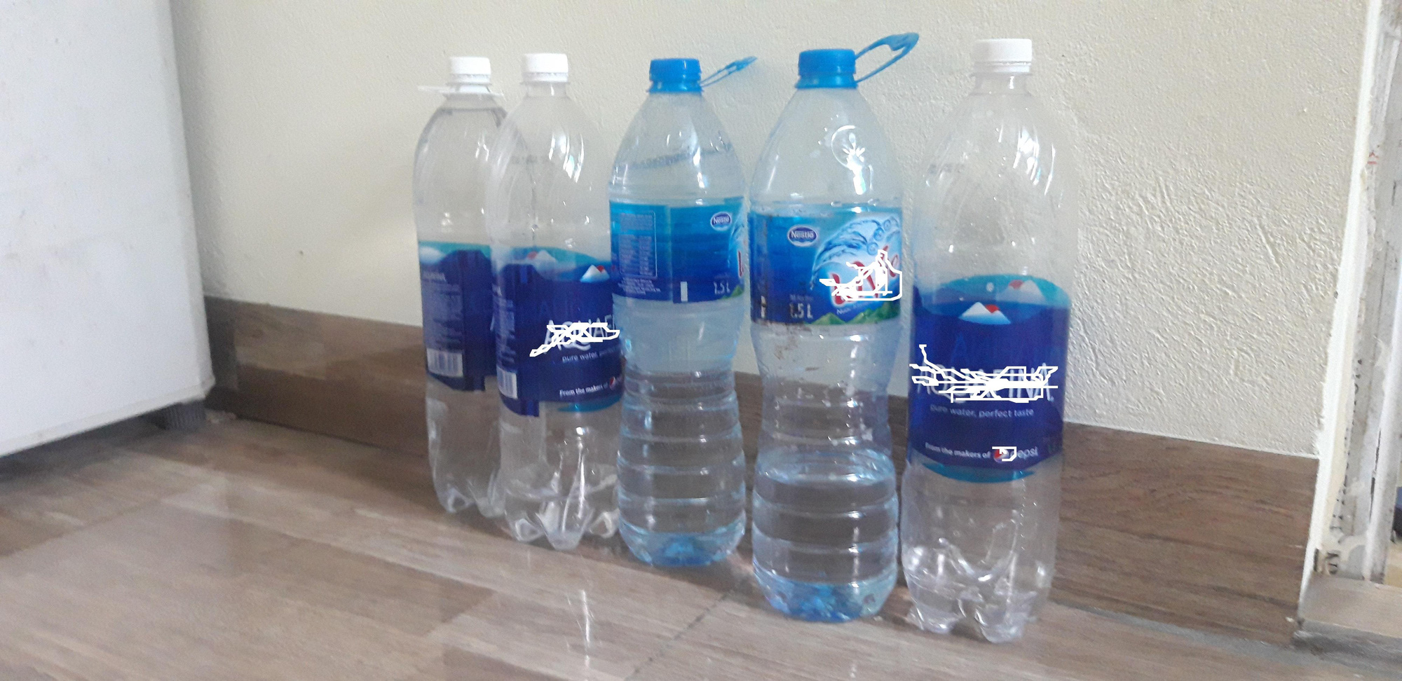 Nhiều hộ dân ở phường Phú Đô, Nam Từ Liêm mất nước giữa những ngày tránh dịch Covid-19 - Ảnh 2. Nhiều hộ dân ở phường Phú Đô, Nam Từ Liêm mất nước giữa những ngày tránh dịch Covid-19 - Ảnh 2.