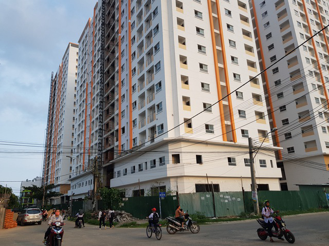 Địa ốc Hoàng Quân khẳng định sẽ bàn giao 3 khối nhà bị trễ hẹn trước 30/4 - Ảnh 1. Địa ốc Hoàng Quân khẳng định sẽ bàn giao 3 khối nhà bị trễ hẹn trước 30/4 - Ảnh 1.