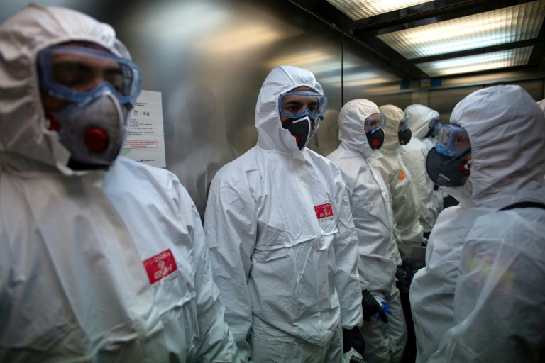 Cập nhật dịch virus corona trên thế giới ngày 29/3: Tổng thống Trump đã từ bỏ phong tỏa ở New York, Malaysia bắt hơn 400 người vi phạm lệnh phòng dịch - Ảnh 2. Cập nhật dịch virus corona trên thế giới ngày 29/3: Tổng thống Trump đã từ bỏ phong tỏa ở New York, Malaysia bắt hơn 400 người vi phạm lệnh phòng dịch - Ảnh 2.