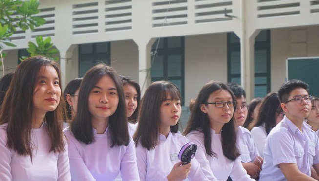 TP HCM tiếp tục cho học sinh nghỉ học đến hết 19/4 - Ảnh 1. TP HCM tiếp tục cho học sinh nghỉ học đến hết 19/4 - Ảnh 1.