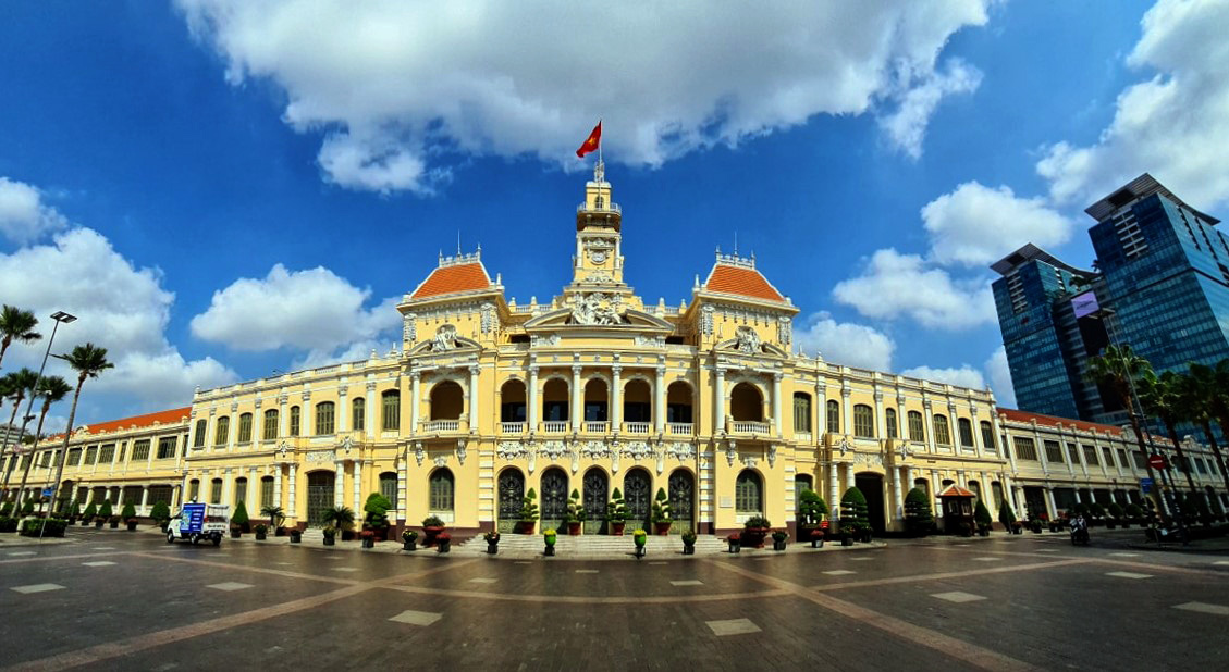 Sài Gòn vắng lạ, thông thoáng dễ chịu trong ngày cuối tuần khi người dân hạn chế ra đường - Ảnh 9. Sài Gòn vắng lạ, thông thoáng dễ chịu trong ngày cuối tuần khi người dân hạn chế ra đường - Ảnh 9.
