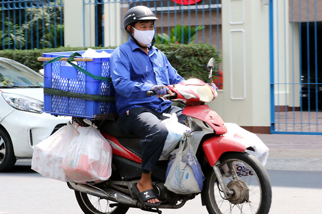 Mất việc, nhọc nhằn mưu sinh mùa dịch Covid- 19 - Ảnh 3. Mất việc, nhọc nhằn mưu sinh mùa dịch Covid- 19 - Ảnh 3.