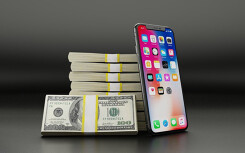 Làm iPhone cũ chạy chậm, Apple phải bồi thường 500 triệu USD