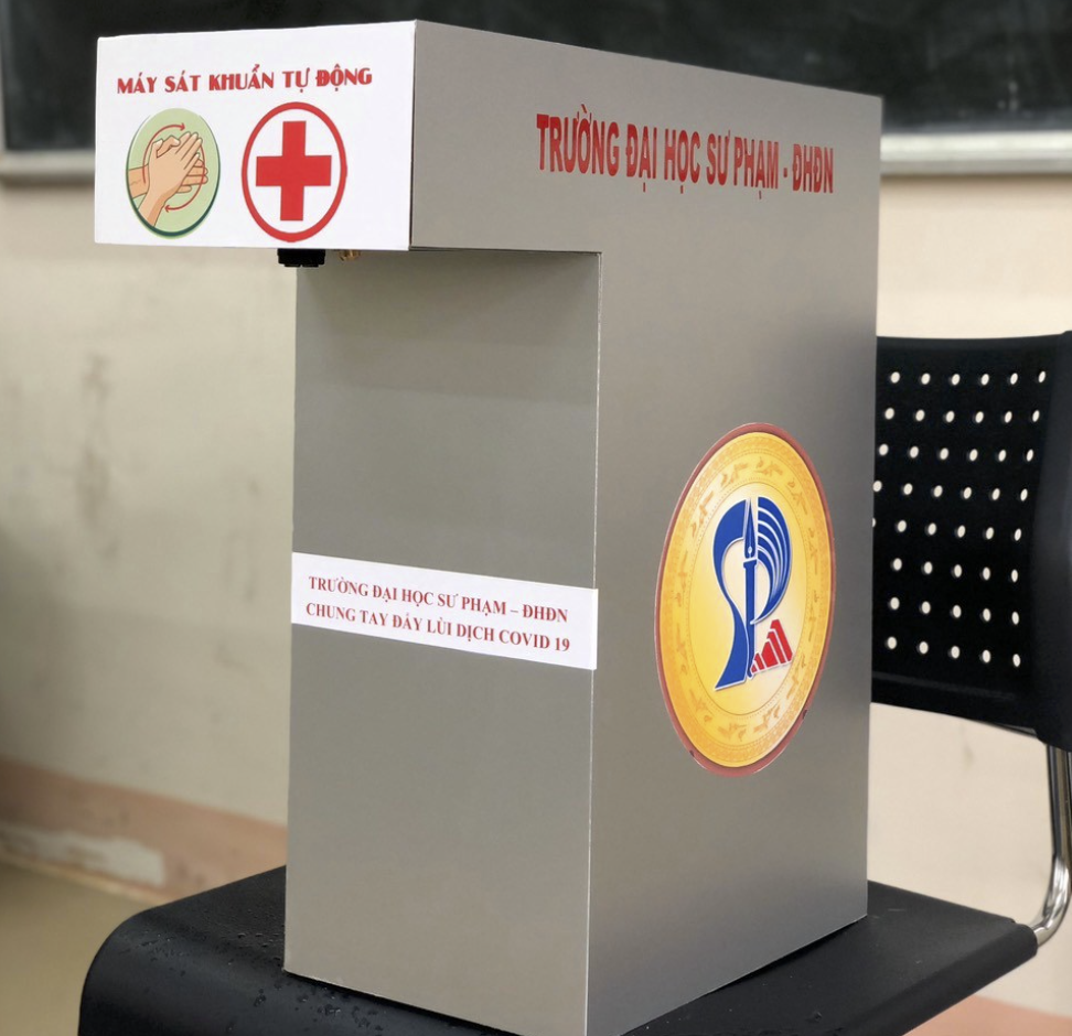 Các chợ lớn ở Đà Nẵng được đặt máy rửa tay sát khuẩn tự động phòng dịch Covid-19 - Ảnh 1.
