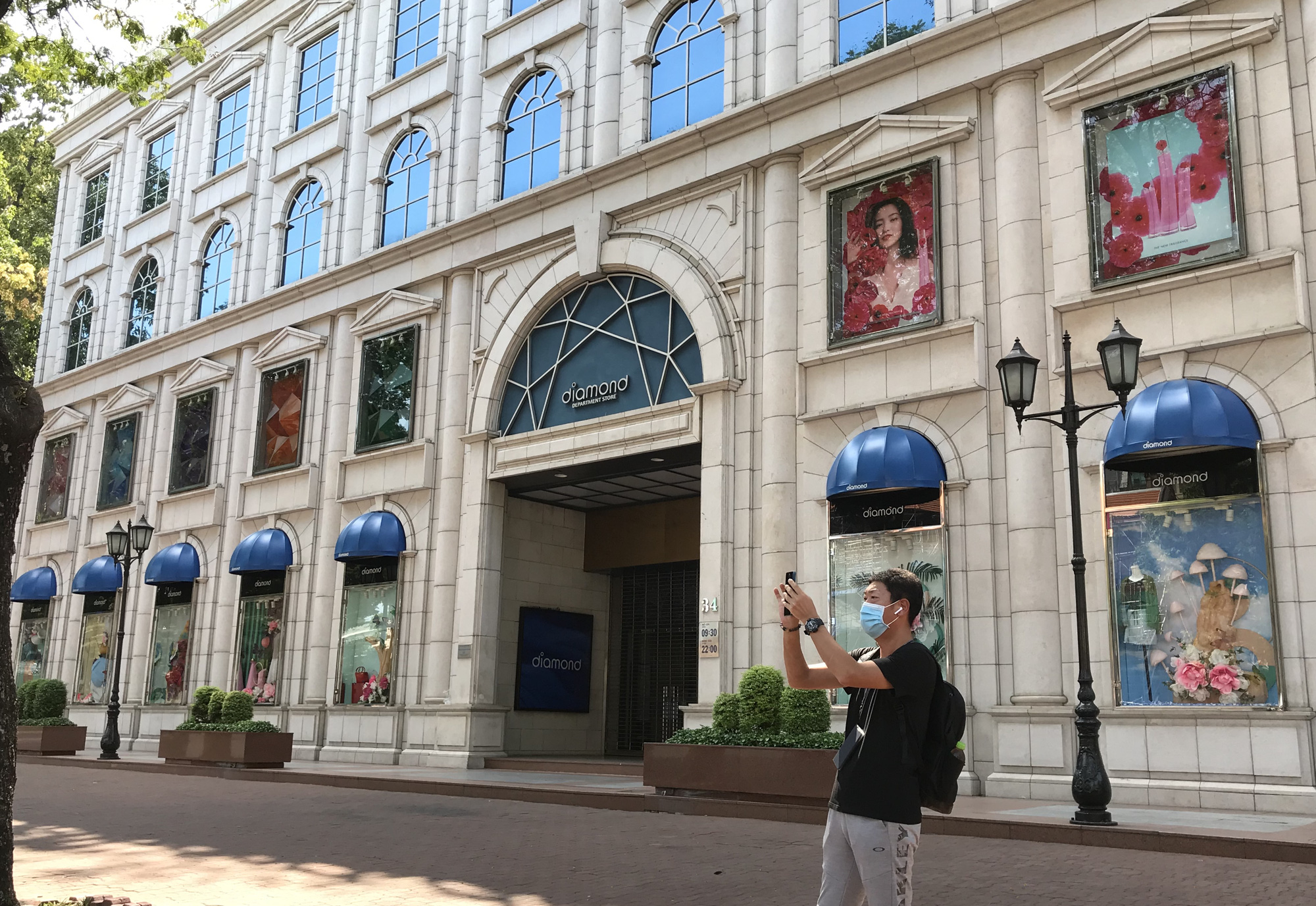 Vincom Đồng Khởi, Saigon Centre, Takashimaya đóng cửa hoàn toàn phòng Covid-19, chỉ ưu tiên mở siêu thị - Ảnh 16. Vincom Đồng Khởi, Saigon Centre, Takashimaya đóng cửa hoàn toàn phòng Covid-19, chỉ ưu tiên mở siêu thị - Ảnh 16.