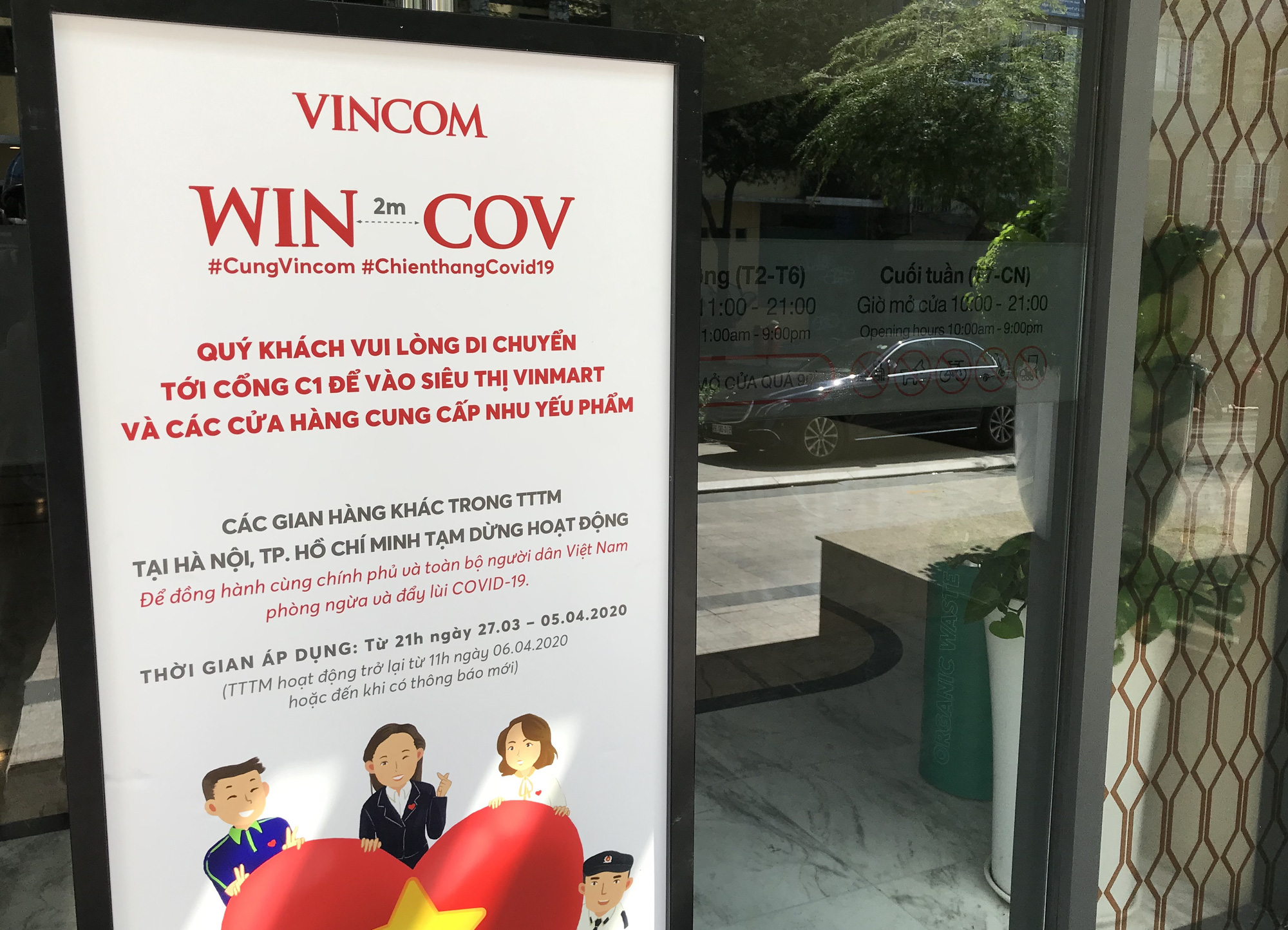 Vincom Đồng Khởi, Saigon Centre, Takashimaya đóng cửa hoàn toàn phòng Covid-19, chỉ ưu tiên mở siêu thị - Ảnh 3. Vincom Đồng Khởi, Saigon Centre, Takashimaya đóng cửa hoàn toàn phòng Covid-19, chỉ ưu tiên mở siêu thị - Ảnh 3.