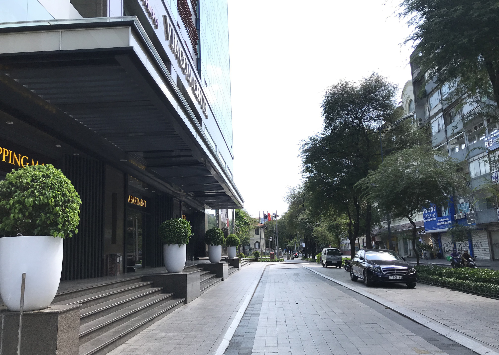 Vincom Đồng Khởi, Saigon Centre, Takashimaya đóng cửa hoàn toàn phòng Covid-19, chỉ ưu tiên mở siêu thị - Ảnh 6. Vincom Đồng Khởi, Saigon Centre, Takashimaya đóng cửa hoàn toàn phòng Covid-19, chỉ ưu tiên mở siêu thị - Ảnh 6.