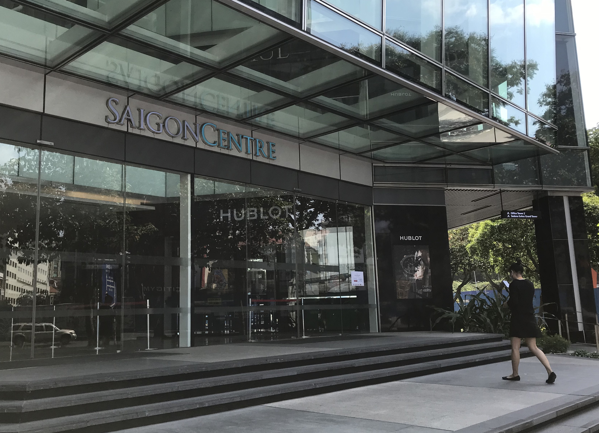 Vincom Đồng Khởi, Saigon Centre, Takashimaya đóng cửa hoàn toàn phòng Covid-19, chỉ ưu tiên mở siêu thị - Ảnh 9. Vincom Đồng Khởi, Saigon Centre, Takashimaya đóng cửa hoàn toàn phòng Covid-19, chỉ ưu tiên mở siêu thị - Ảnh 9.