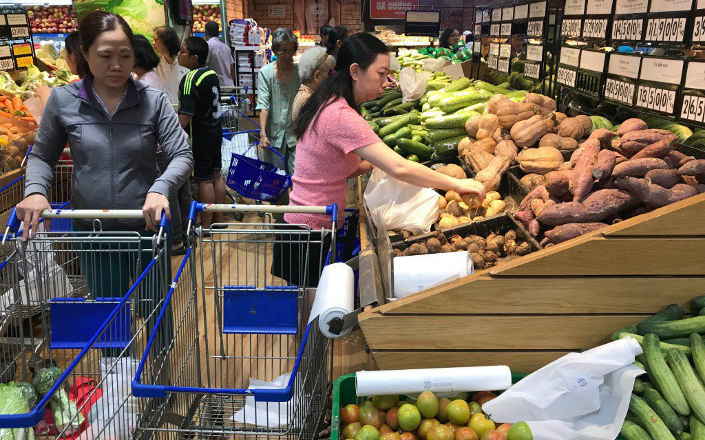 Hàng hoá được cung ứng ra sao trong những ngày cách li xã hội hoặc giới nghiêm chống Covid-19? - Ảnh 1. Hàng hoá được cung ứng ra sao trong những ngày cách li xã hội hoặc giới nghiêm chống Covid-19? - Ảnh 1.
