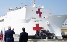 Tàu bệnh viện USNS Comfort của hải quan Mỹ với 1.000 giường bệnh đến chi viện cho New York