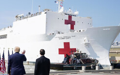 Tàu bệnh viện USNS Comfort của hải quan Mỹ với 1.000 giường bệnh đến chi viện cho New York