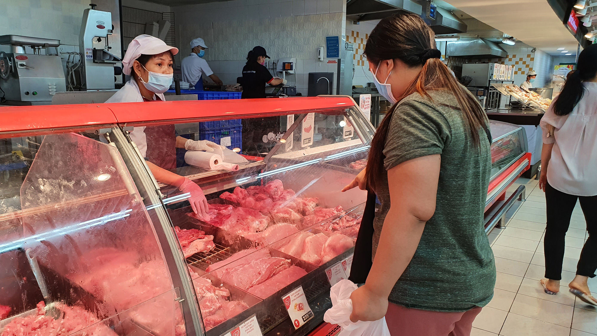 Hơn 18.000 doanh nghiệp Việt Nam tạm ngừng kinh doanh vì dịch Covid-19 - Ảnh 4.