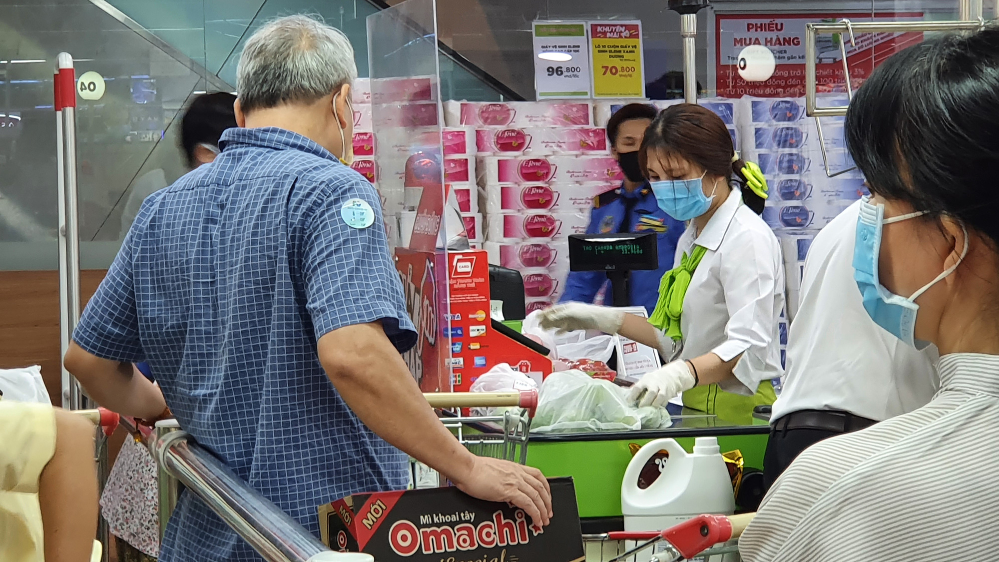 Hơn 18.000 doanh nghiệp Việt Nam tạm ngừng kinh doanh vì dịch Covid-19 - Ảnh 6.
