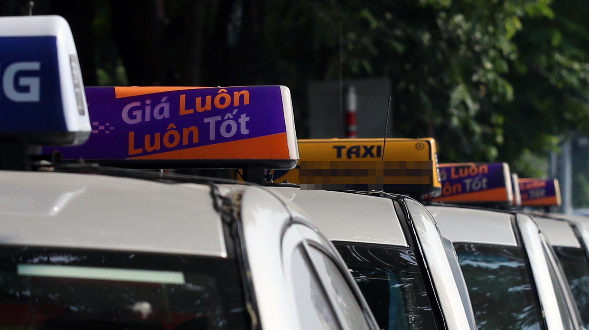 Dừng toàn bộ taxi từ Lào Cai đi Hà Nội và địa phương có dịch Covid-19 - Ảnh 1. Dừng toàn bộ taxi từ Lào Cai đi Hà Nội và địa phương có dịch Covid-19 - Ảnh 1.