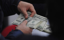 Diễn biến lạ trên thị trường tỉ giá USD