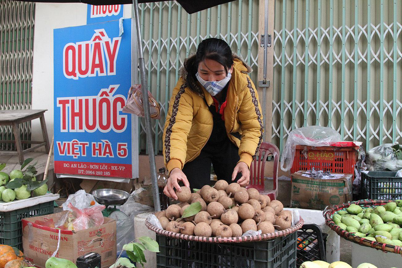 Nhộn nhịp cuộc sống người dân Sơn Lôi sau khi tháo dỡ chốt kiểm dịch COVID-19 - Ảnh 12. Nhộn nhịp cuộc sống người dân Sơn Lôi sau khi tháo dỡ chốt kiểm dịch COVID-19 - Ảnh 12.