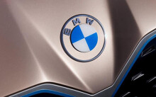 Logo huyền thoại của BMW thay đổi