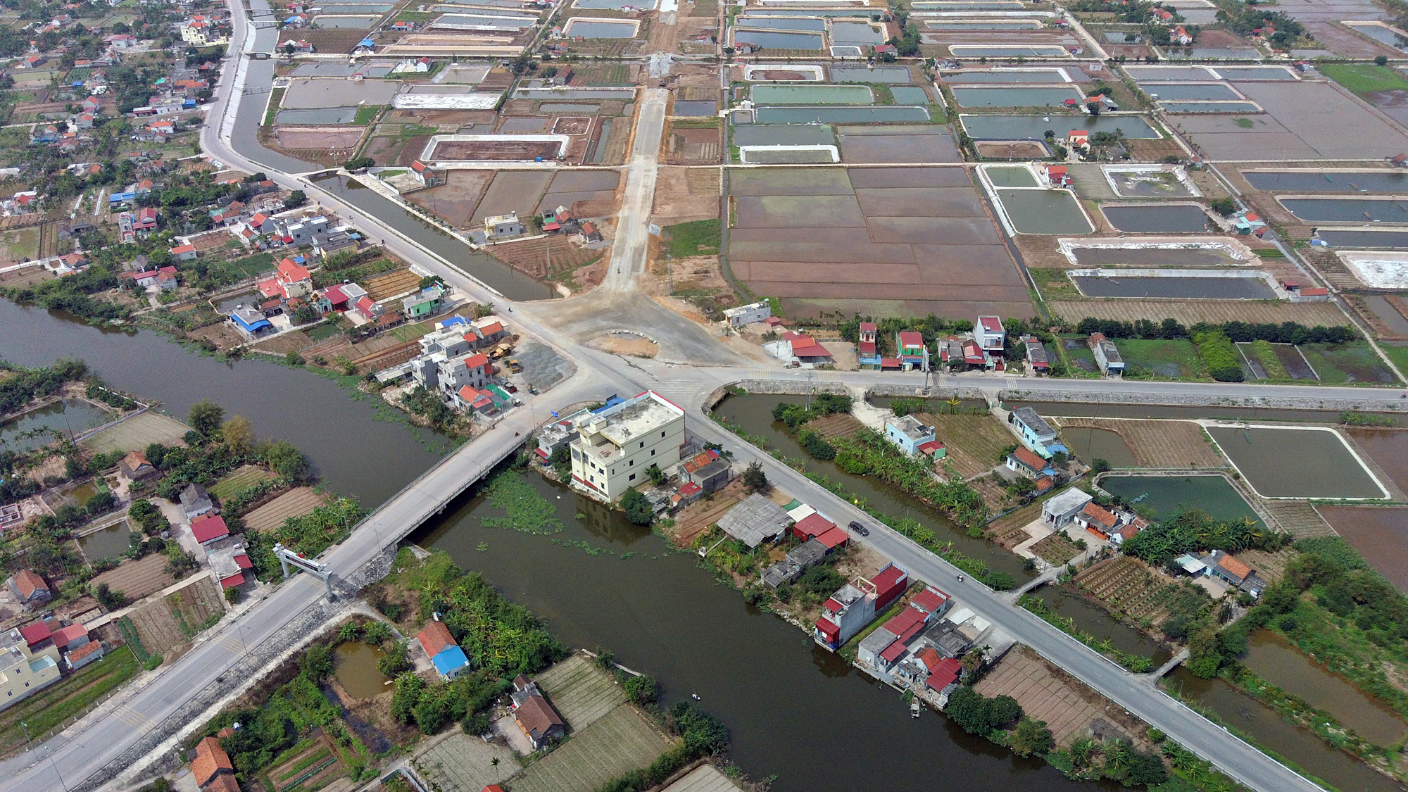 Toàn cảnh cầu Thịnh Long vượt sông Ninh Cơ trị giá hơn nghìn tỉ đồng sắp thông xe - Ảnh 9. Toàn cảnh cầu Thịnh Long vượt sông Ninh Cơ trị giá hơn nghìn tỉ đồng sắp thông xe - Ảnh 9.