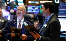 Dow Jones nhảy vọt gần 1.200 điểm, chứng khoán Mỹ thoát vùng điều chỉnh sau diễn biến bất ngờ ngày bầu cử Siêu thứ Ba