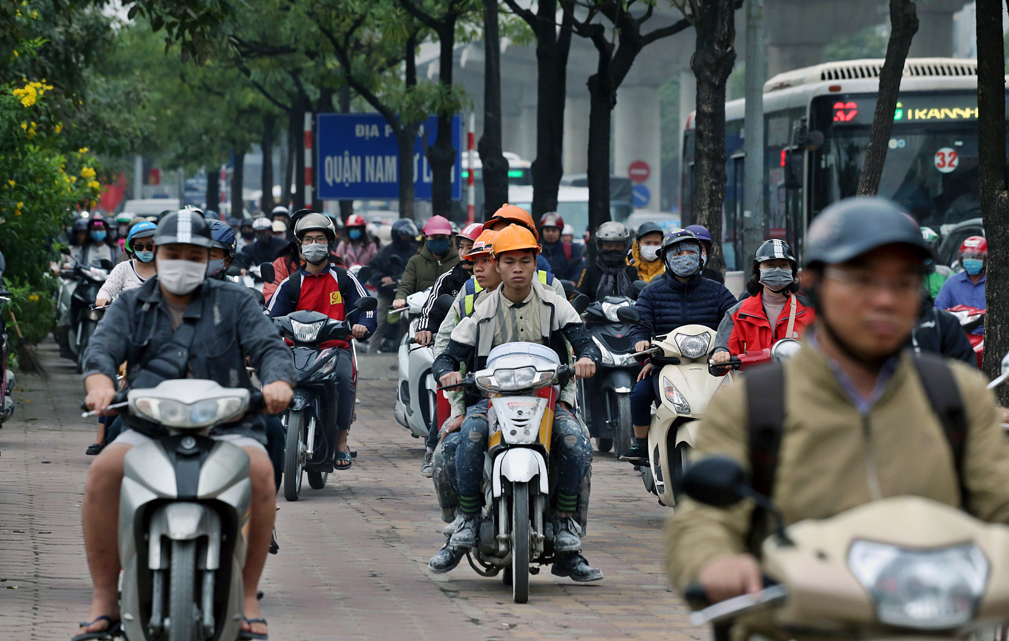 Nút giao Hồ Tùng Mậu - Lê Đức Thọ: Điểm ùn tắc mới phát sinh ở Hà Nội - Ảnh 9. Nút giao Hồ Tùng Mậu - Lê Đức Thọ: Điểm ùn tắc mới phát sinh ở Hà Nội - Ảnh 9.