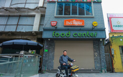 Kinh doanh ế ẩm, hàng loạt cửa hàng ở Hà Nội đóng cửa trả mặt bằng