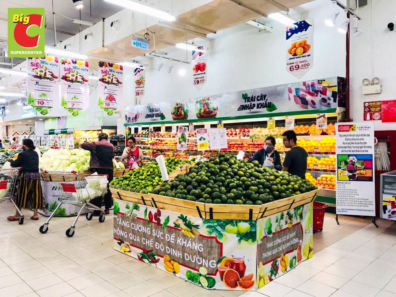 Siêu thị tăng gấp 3-4 lần lượng hàng hóa, thực phẩm, cam kết không thiếu bất kì hàng hóa nào và đang chuyển thêm về Hà Nội trong hôm nay - Ảnh 1. Siêu thị tăng gấp 3-4 lần lượng hàng hóa, thực phẩm, cam kết không thiếu bất kì hàng hóa nào và đang chuyển thêm về Hà Nội trong hôm nay - Ảnh 1.