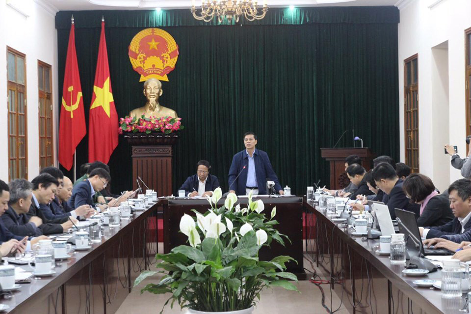 Hải Phòng: Rà soát cách li những người từng tiếp xúc với nữ bệnh nhân thứ 17 dương tính với Covid-19 - Ảnh 1.