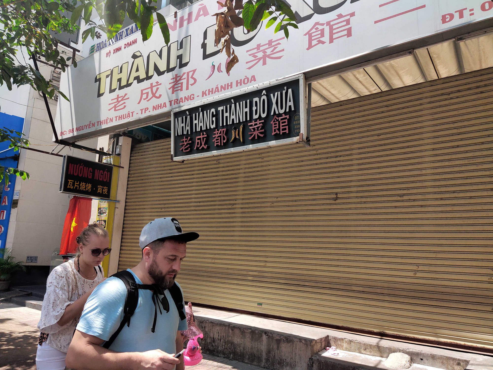 Phố Tây Nha Trang: Khách sạn đóng cửa, cửa hàng tháo chạy vì Covid-19 - Ảnh 1. Phố Tây Nha Trang: Khách sạn đóng cửa, cửa hàng tháo chạy vì Covid-19 - Ảnh 1.