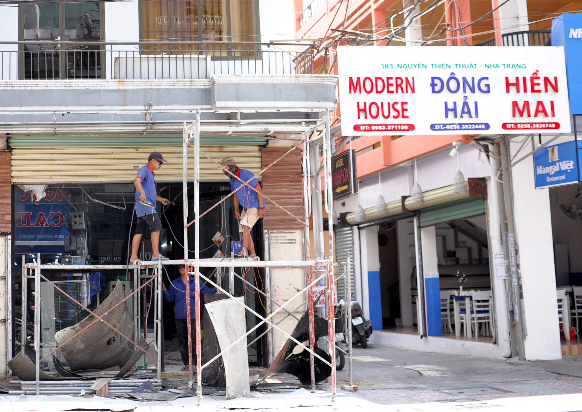 Phố Tây Nha Trang: Khách sạn đóng cửa, cửa hàng tháo chạy vì Covid-19 - Ảnh 7. Phố Tây Nha Trang: Khách sạn đóng cửa, cửa hàng tháo chạy vì Covid-19 - Ảnh 7.