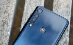 Điện thoại 5G Motorola Edge + sở hữu công nghệ màn hình đỉnh hơn cả bộ ba Samsung S20
