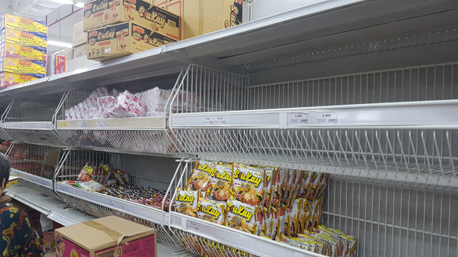 Qua việc người trẻ mua hàng tích trữ: Xin đừng gây hoang mang cho cộng đồng - Ảnh 1. Qua việc người trẻ mua hàng tích trữ: Xin đừng gây hoang mang cho cộng đồng - Ảnh 1.