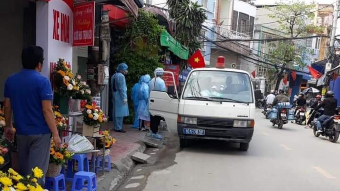Lộ trình di chuyển 'chóng mặt' của người cùng chuyến bay với ca nhiễm Covid-19 thứ 17 - Ảnh 1. Lộ trình di chuyển 'chóng mặt' của người cùng chuyến bay với ca nhiễm Covid-19 thứ 17 - Ảnh 1.