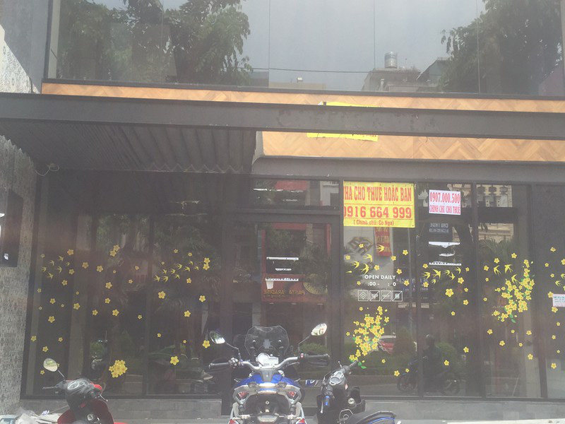 Tiểu thương để bảng thuê, sang sạp vì vắng khách - Ảnh 6. Tiểu thương để bảng thuê, sang sạp vì vắng khách - Ảnh 6.