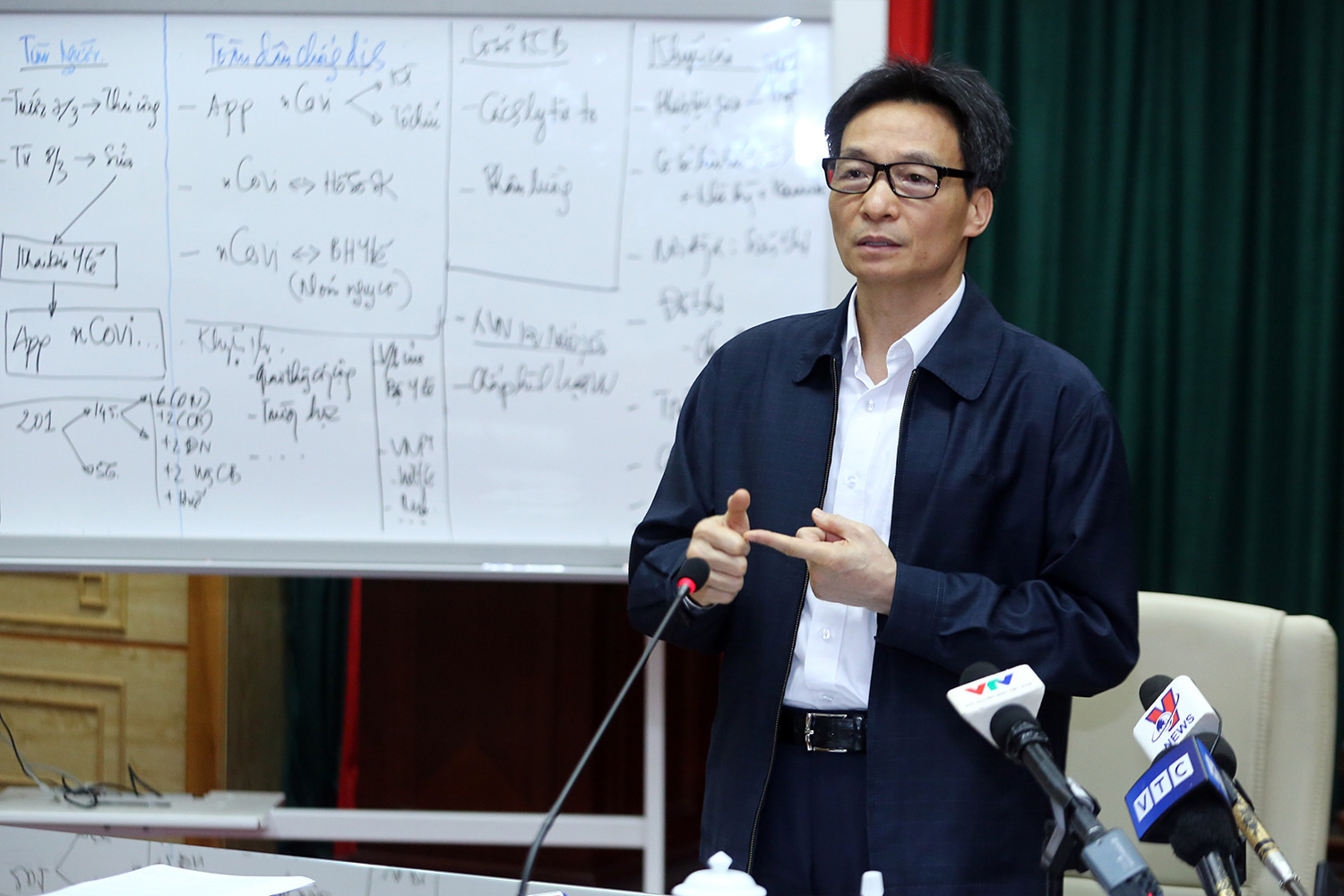 Phó Thủ tướng Vũ Đức Đam: Nếu toàn dân đồng lòng chống dịch, nhất định chúng ta sẽ chiến thắng - Ảnh 1. Phó Thủ tướng Vũ Đức Đam: Nếu toàn dân đồng lòng chống dịch, nhất định chúng ta sẽ chiến thắng - Ảnh 1.