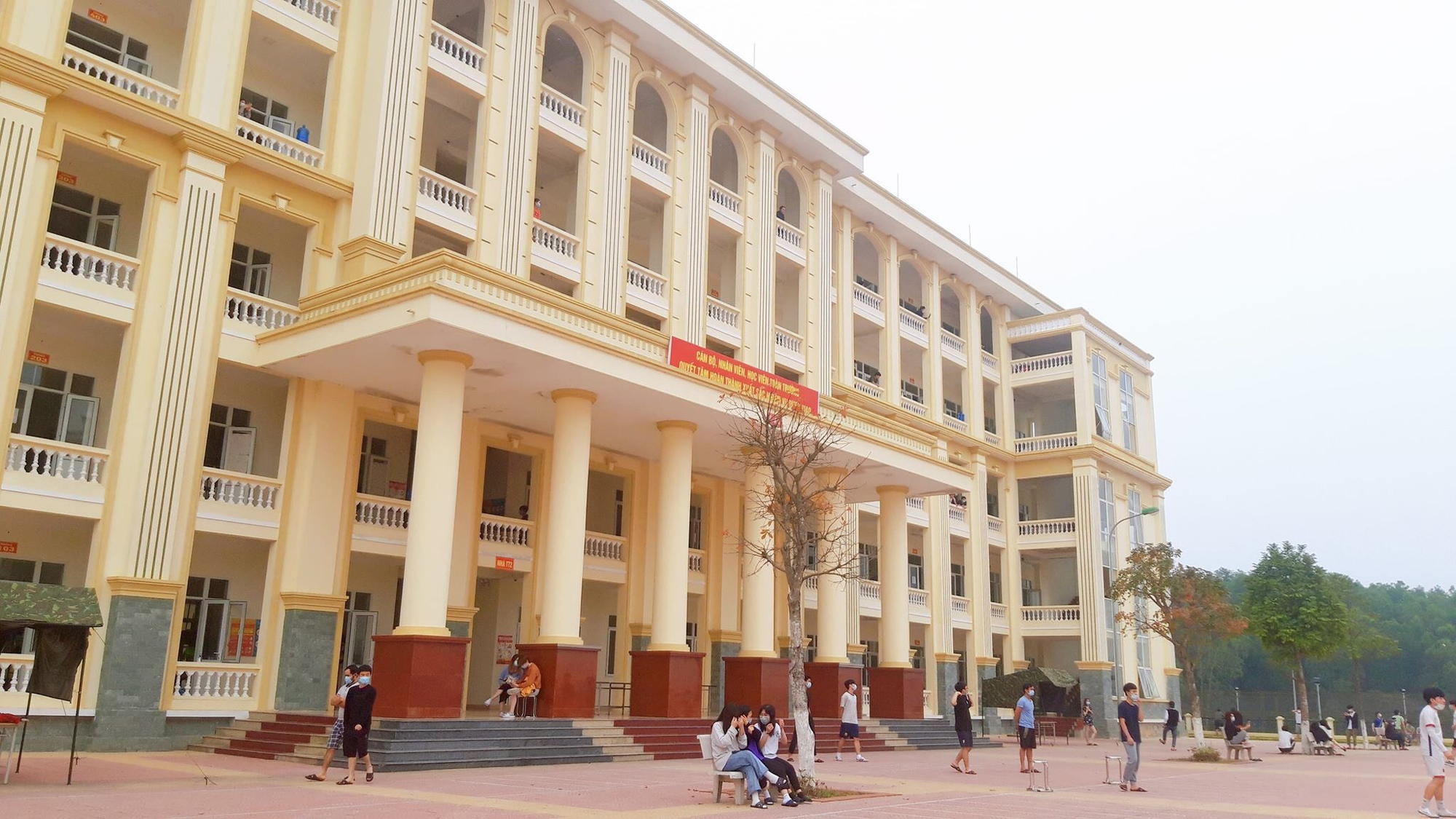 Cuộc sống yên bình tại khu cách li ở Sơn Tây - Ảnh 1. Cuộc sống yên bình tại khu cách li ở Sơn Tây - Ảnh 1.