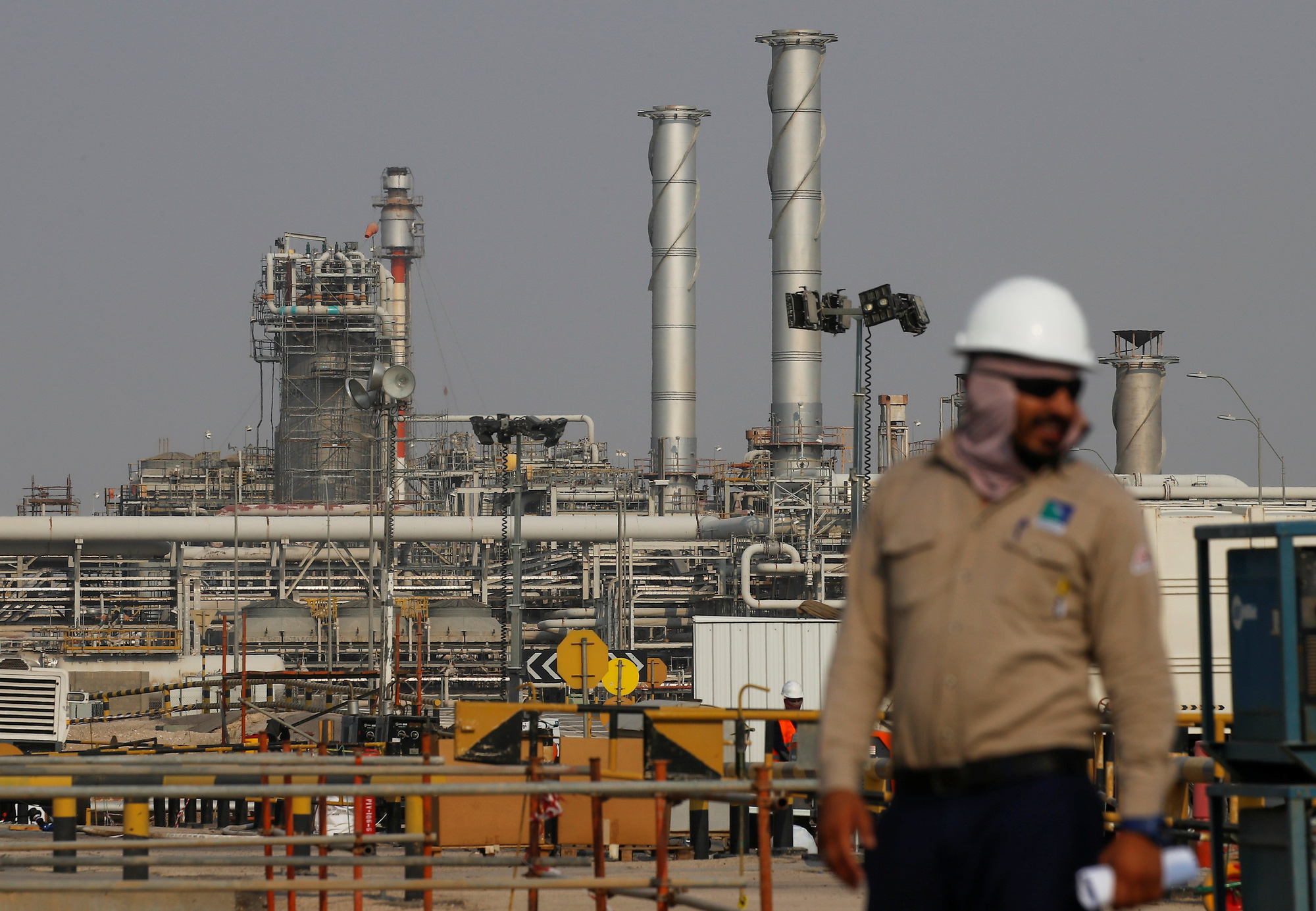 Vì sao giá dầu về thấp nhất gần 30 năm qua sau khi Nga và OPEC nói lời chia tay? - Ảnh 4. Vì sao giá dầu về thấp nhất gần 30 năm qua sau khi Nga và OPEC nói lời chia tay? - Ảnh 4.