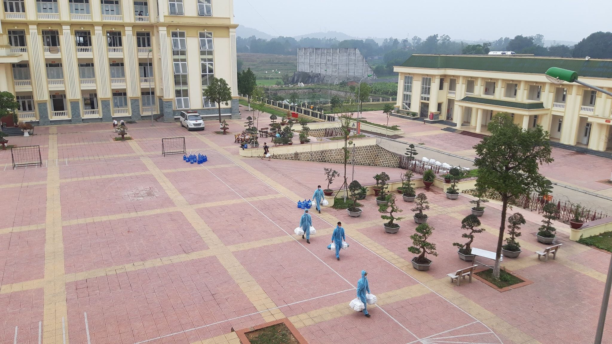 Cuộc sống yên bình tại khu cách li ở Sơn Tây - Ảnh 2. Cuộc sống yên bình tại khu cách li ở Sơn Tây - Ảnh 2.