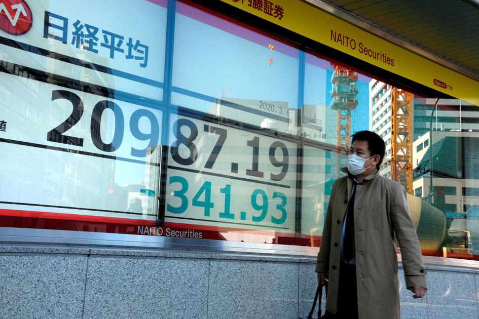 S & P Global: Việt Nam là một trong những quốc gia chịu thiệt hại nặng nề nhất trong cuộc khủng hoảng Covdi - 19 - Ảnh 1. S & P Global: Việt Nam là một trong những quốc gia chịu thiệt hại nặng nề nhất trong cuộc khủng hoảng Covdi - 19 - Ảnh 1.