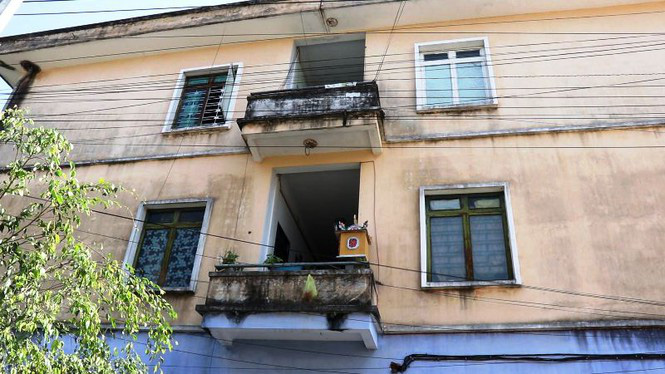 Chung cư 'chục tỉ' xây gần 10 năm ở Huế không biết làm gì, cây dại phủ như rừng - Ảnh 15. Chung cư 'chục tỉ' xây gần 10 năm ở Huế không biết làm gì, cây dại phủ như rừng - Ảnh 15.