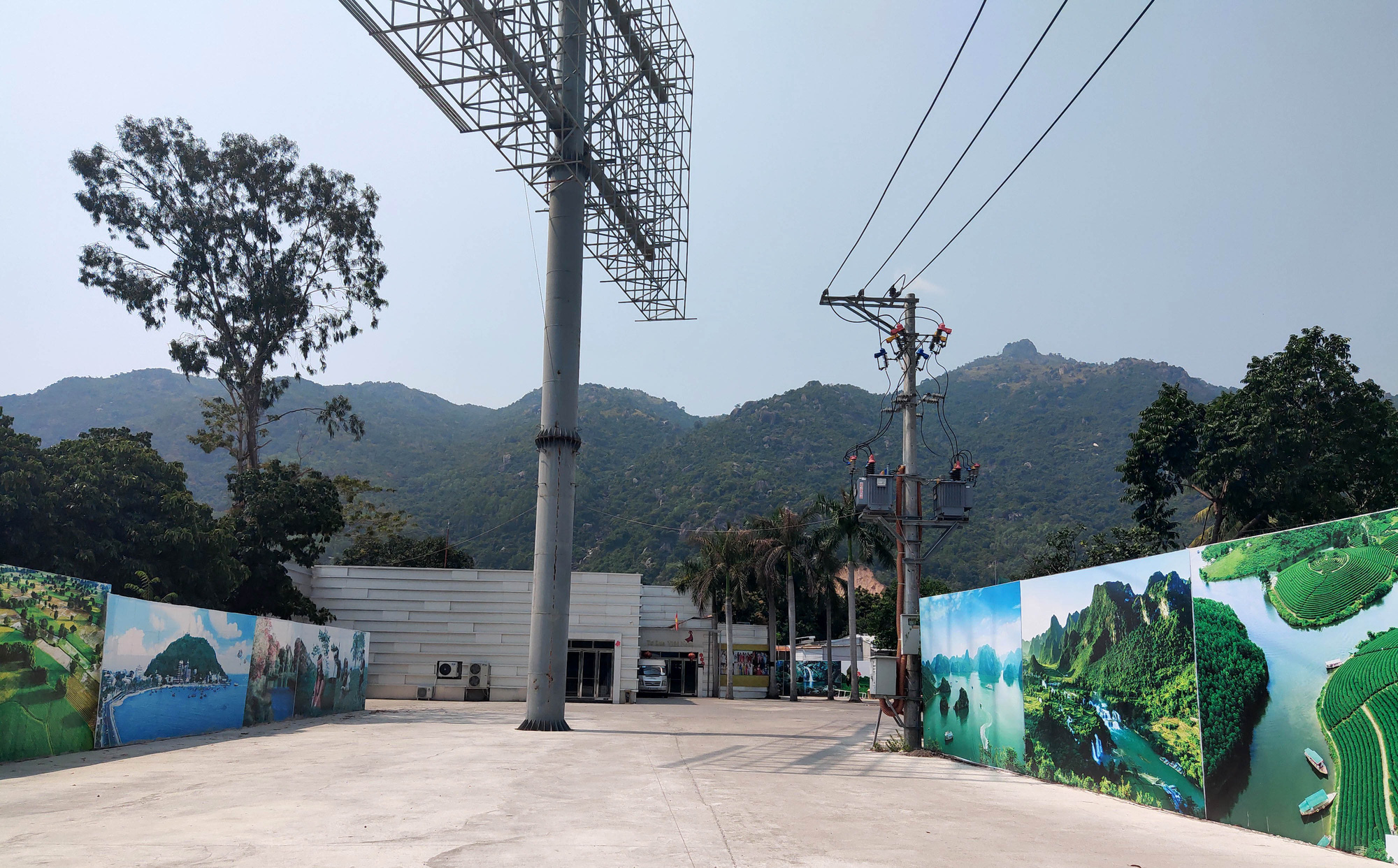 Các cửa hàng phục vụ khách Trung Quốc rộng 1.000 - 4.000 m2 hoang vắng giữa dịch Covid-19 - Ảnh 11. Các cửa hàng phục vụ khách Trung Quốc rộng 1.000 - 4.000 m2 hoang vắng giữa dịch Covid-19 - Ảnh 11.