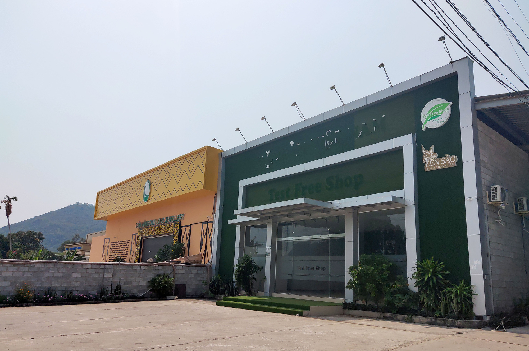 Nha Trang: Hàng loạt công trình sai phạm chây ì bất chấp lệnh cưỡng chế khắc phục hậu quả - Ảnh 3. Nha Trang: Hàng loạt công trình sai phạm chây ì bất chấp lệnh cưỡng chế khắc phục hậu quả - Ảnh 3.