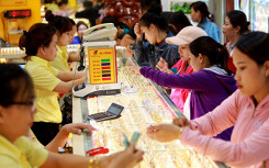 Giá vàng bật tăng, vượt 48 triệu đồng/lượng sáng nay