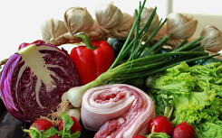 Giá cả thị trường hôm nay 9/3: Giá heo hơi tăng sốc đến 14.000 đồng/kg, siêu thị khuyến mãi nhiều thịt, cá, mì tôm, rau củ ngày đầu tuần
