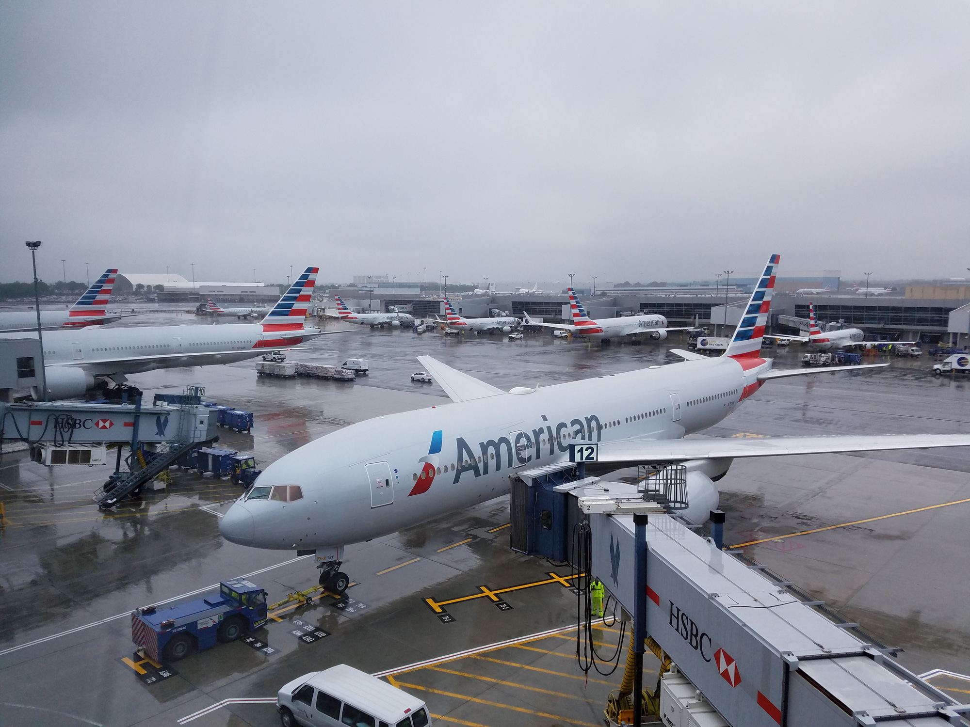 American Airlines "đắng cay" ngừng khai thác hạm đội máy bay cũ do khủng hoảng dịch Covid-19 - Ảnh 3.