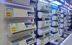 Điện lạnh giảm giá trong mùa dịch, mua online được ưu đãi nhiều hơn