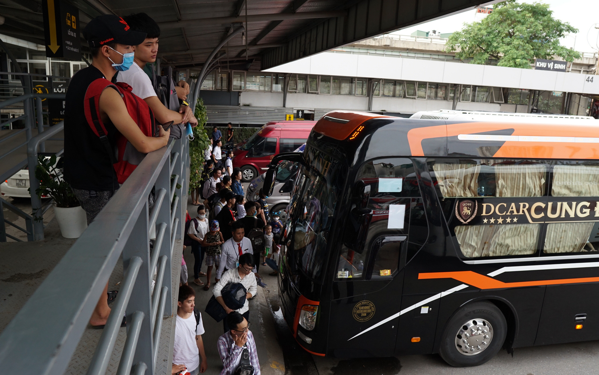 Dừng xe khách liên tỉnh, tàu khách địa phương từ hôm nay - Ảnh 1. Dừng xe khách liên tỉnh, tàu khách địa phương từ hôm nay - Ảnh 1.