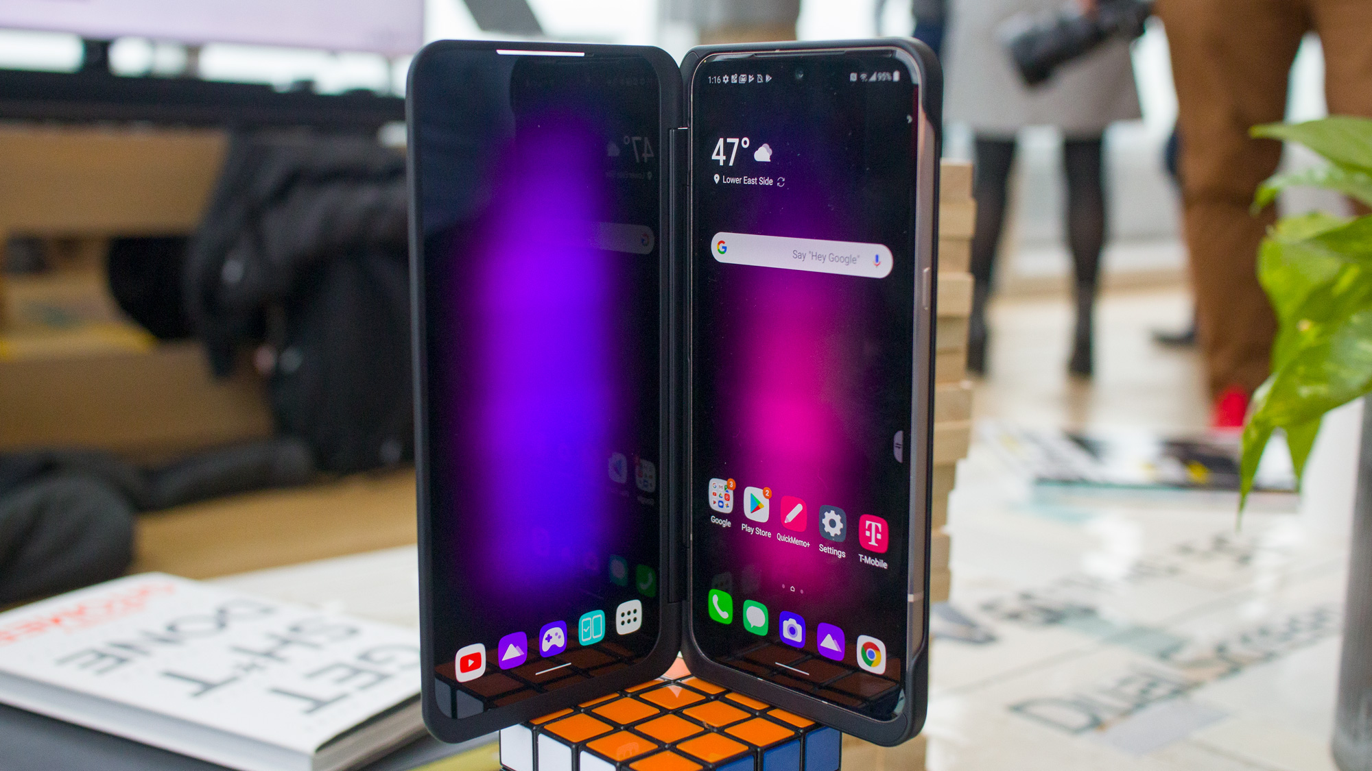 Điện thoại 5G LG V60 ThinQ tung video chính thức lộ diện giá bán và ngày lên kệ - Ảnh 1. Điện thoại 5G LG V60 ThinQ tung video chính thức lộ diện giá bán và ngày lên kệ - Ảnh 1.