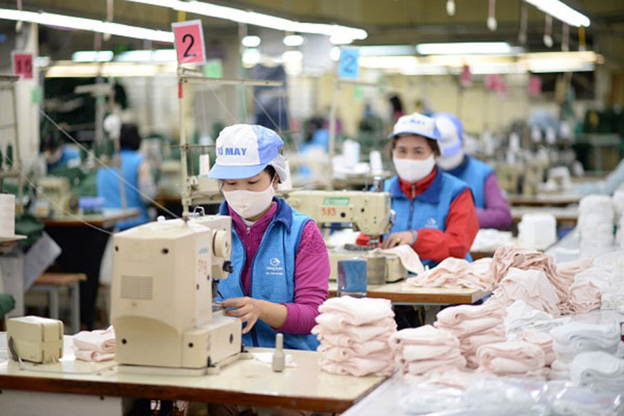 Ngân hàng Thế giới dự báo đại dịch Covid-19 khiến tăng trưởng GDP Việt Nam giảm còn 4,9% - Ảnh 2. Ngân hàng Thế giới dự báo đại dịch Covid-19 khiến tăng trưởng GDP Việt Nam giảm còn 4,9% - Ảnh 2.