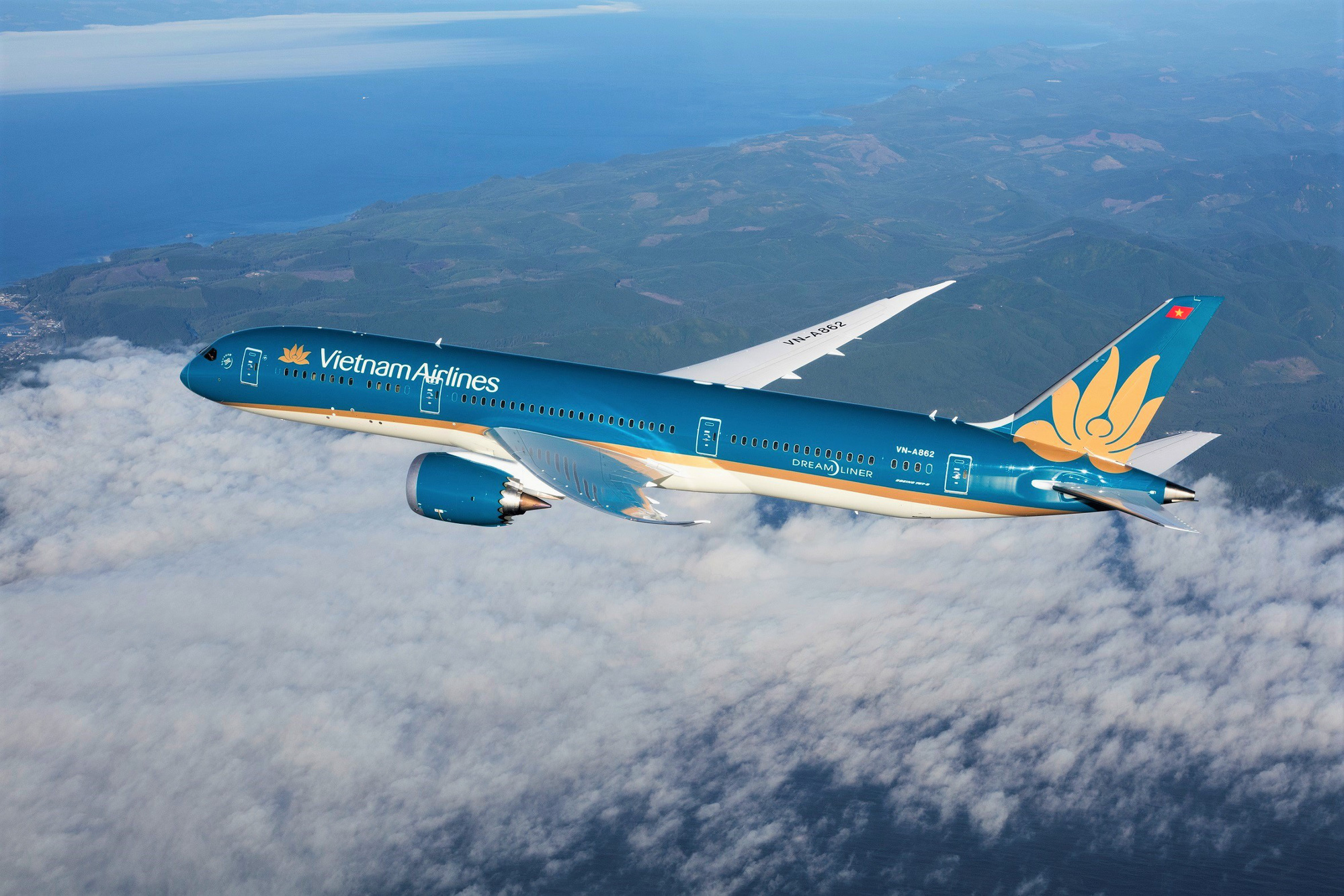 Vietnam Airlines tiếp tục hạn chế bay nội địa từ ngày 1 đến 15/4 - Ảnh 1. Vietnam Airlines tiếp tục hạn chế bay nội địa từ ngày 1 đến 15/4 - Ảnh 1.