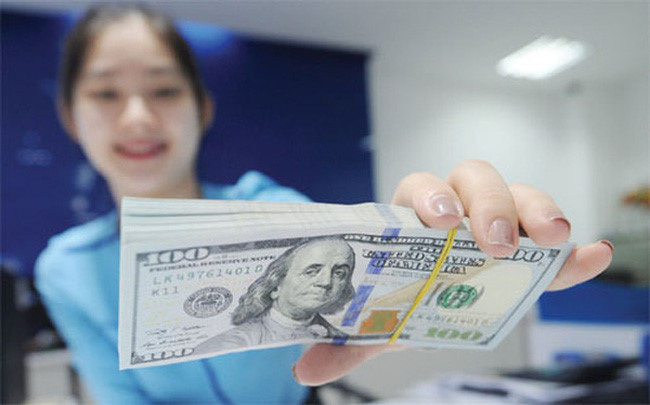 Thống đốc Lê Minh Hưng: Có đến 2 triệu tỉ đồng dư nợ bị ảnh hưởng bởi dịch Covid-19 - Ảnh 2. Thống đốc Lê Minh Hưng: Có đến 2 triệu tỉ đồng dư nợ bị ảnh hưởng bởi dịch Covid-19 - Ảnh 2.